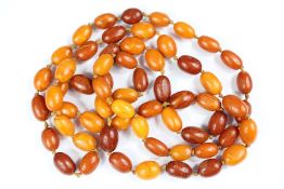 An Antique Amber-Colour Necklace