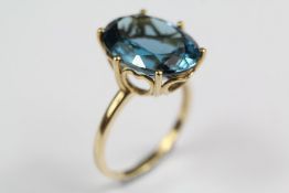 A 9ct Yellow Gold Blue Topaz Ring