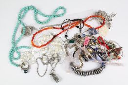 Miscellaneous Collection of Costume Jewllery