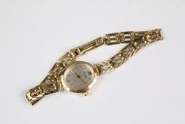A Lady's 9ct Gold Accurist Wrist Watch