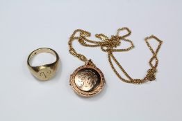 A 9ct Yellow Gold Signet Ring