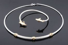 A Contemporary Continental two colour gold choker necklace and bracelet