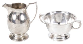 A Mappin & Webb silver sugar bowl, hallmarked Sheffield 1933