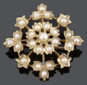 A small Victorian seed pearl flower cluster brooch pendant