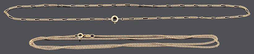 A contemporary fine 9ct gold figaro link necklace