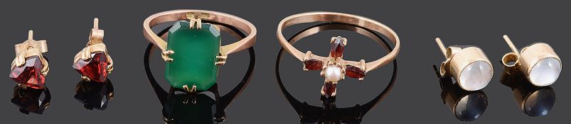 Two gold mounted dress rings together with two pairs of earrings