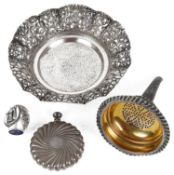 A small collection of silver (6)