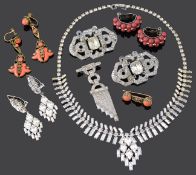 A small twin coral set 9ct gold brooch and a collection of dress jewellery (Qty)