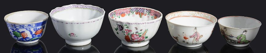 A late 18th / early 19th century Chinese famille rose porcelain tea bowl and four other tea bowls