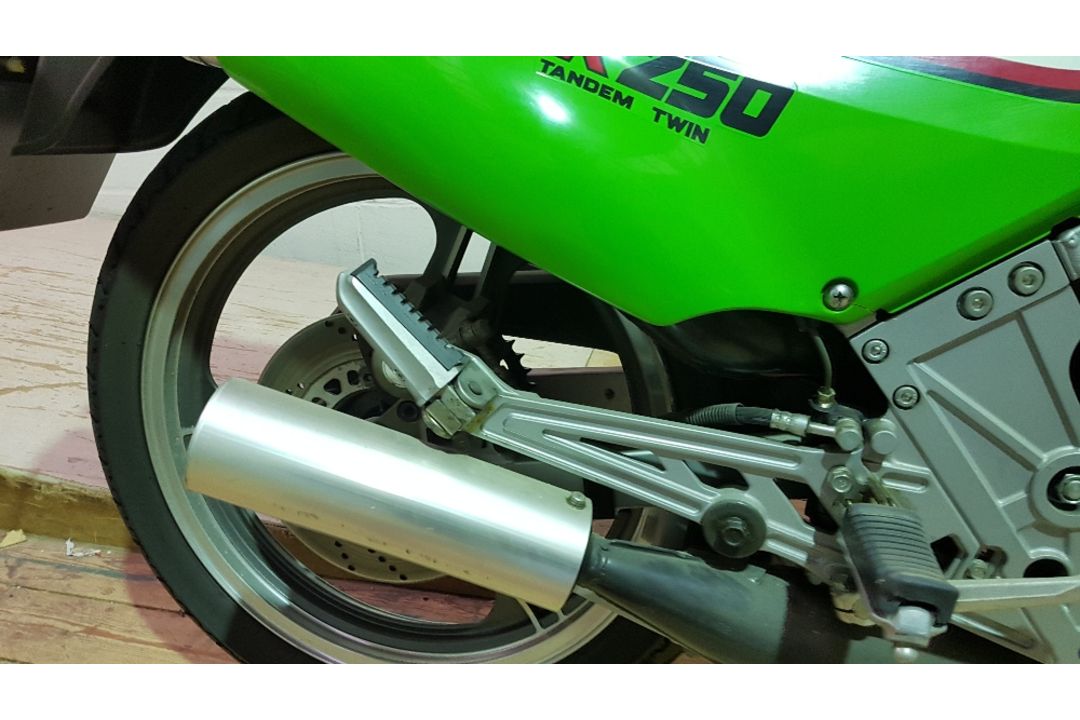 1984 Kawasaki KR250, 249 cc. Registration number H802 GND. Frame number KH250 A 005843. Engine - Image 5 of 14