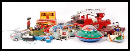 ASSORTED VINTAGE TIN PLATE MECHANICAL CLOCKWORK TOYS