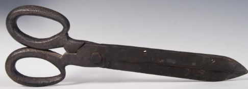 LARGE PAIR OF 19TH CENTURY SHOP HABERDASHERY HANGING SCISSORS