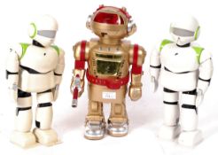 COLLECTION OF BATTERY OPERATED ROBOTS - VINTAGE & CONTEMPORARY