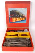 VINTAGE HORNBY 0 GAUGE TINPLATE RAILWAY TRAIN SET