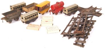 VINTAGE HORNBY SERIES 0 GAUGE ROLLING STOCK & ACCESSORIES