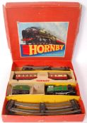 VINTAGE HORNBY 0 GAUGE CLOCKWORK RAILWAY TRAIN SET