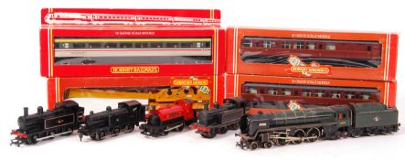 COLLECTION OF HORNBY 00 GAUGE RAILWAY TRAINSET ITEMS