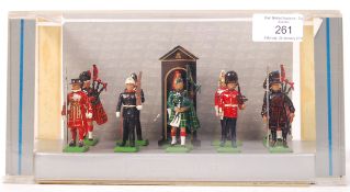 BRITAINS ' THE LONDON SCENE ' BOXED LEAD FIGURE COLLECTION