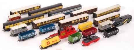 ASSORTED 00 GAUGE RAILWAY TRAINSET ROLLING STOCK ITEMS