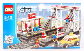 LEGO CITY TRAIN SET 7937 ' TRAIN STATION ' SEALED AS NEW
