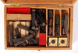 COLLECTION OF VINTAGE TTR TRIX TWIN RAILWAY 00 GAUGE ITEMS