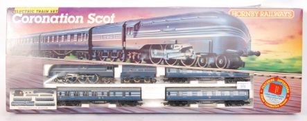 HORNBY 00 GAUGE RAILWAY TRAINSET SET 'CORONATION SCOT'
