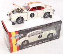 MODEL ICONS JAGUAR MARK II 3.8 1962 BOB JANE DIECAST MODEL