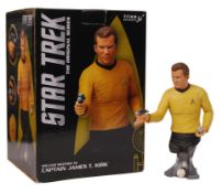 TITAN MERCHANDISE STAR TREK ORIGINAL SERIES RESIN BUST KIRK