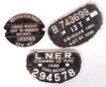 VINTAGE CAST IRON AND ENAMELLED BRIDGE / WAGON PLATES