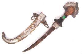 EARLY 20TH CENTURY MIDDLE EASTERN JAMBIYA DAGGER