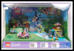 LEGO FRIENDS SHOP DISPLAY