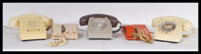 A collection of 4 vintage retro BT telephones to include: BT Viscount 9511r push button (1980), BT