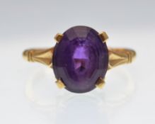 18CT GOLD AND AMETHYST RING