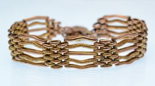 EARLY 20TH CENTURY ROSE GOLD FIVE BAR GATE BRACELE