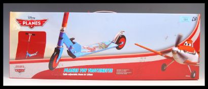 BOXED DISNEY LICENSED ' PLANES ' CHILDRENS RIDE ALONG SCOOTER