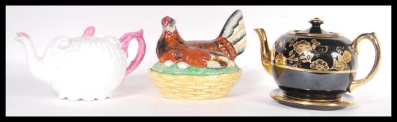 A small collection of vintage ceramics, to include a early 20th Century egg crock in form of a