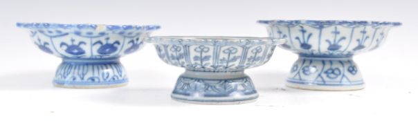A GROUP OF THREE CHINESE BLUE AND WHITE BENCHARONG TAZZAS.