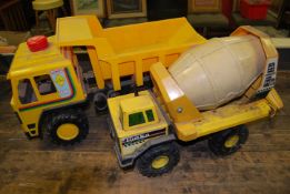 Two vintage yellow large Tonka truck toys to include a Scania Volqueton Karpan large dumper truck