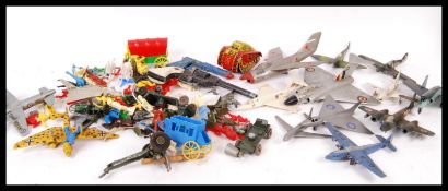 ASSORTED VINTAGE TOY CAP GUNS, MODEL PLANES AND SOLDIERS