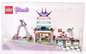 LEGO FRIENDS SHOP DISPLAY BOX FEATURING SET 41352