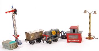 COLLECTION OF EARLY PRE-WAR HORNBY SERIES 0 GAUGE ITEMS