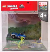LEGO JUNIORS JURASSIC WORLD SHOP DISPLAY BOX FEATURING SET 10757