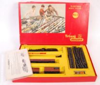 VINTAGE TRI-ANG / TRIANG RAILWAYS 00 GAUGE RAILWAY TRAINSET SET