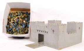 ASSORTED VINTAGE 1970'S AIRFIX PLASTIC MODEL SOLDIERS AND FORT