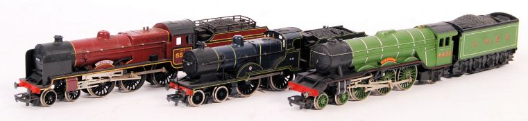 COLLECTION OF HORNBY 00 GAUGE RAILWAY TRAINSET LOCOMOTIVES