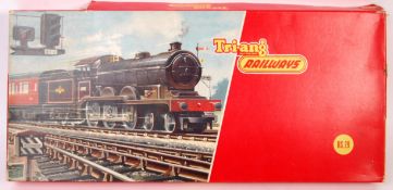 VINTAGE TRIANG RAILWAYS 00 GAUGE ELECTRIC TRAIN SET