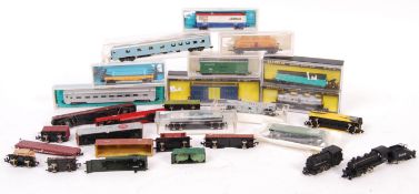 LARGE COLLECTION OF BACHMANN N GAUGE MODEL RAILWAY ROLLING STOCK