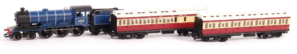 HORNBY 00 GAUGE RAILWAY TRAINSET LOCOMOTIVE & CARRIAGES