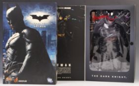 HOT TOYS BATMAN ' THE DARK KNIGHT ' 1/6 SCALE ACTION FIGURE DC COMICS
