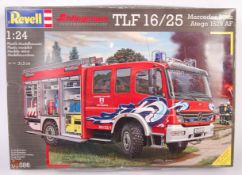 REVELL 1:24 SCALE PLASTIC MODEL FIRE ENGINE KIT